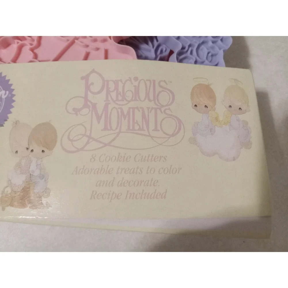Vintage Lot of 8 Precious Moments Wilton plastic Cookie Cutters / 1993